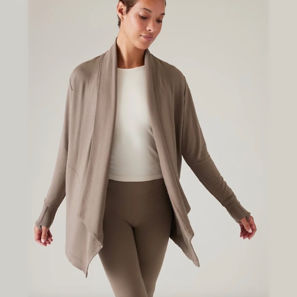 NWT Athleta Pranayama Restore Wrap Pyrite Tan